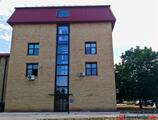 Kancelarije za iznajmljivanje u Autentičan prostor za zajednički rad sa svim sadržajima uključenim u cenu na lokaciji HQ IRIN Business Center
