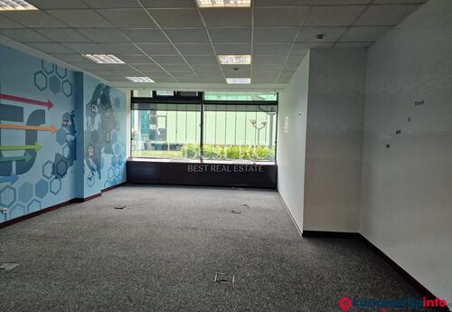 Kancelarije za iznajmljivanje u Poslovni prostor u prizemlju poslovne zgrade na Novom Beogradu