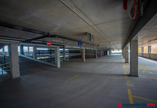 Kancelarije za iznajmljivanje u PARKING ZA IZDAVANJE - Glavna železnička stanica Prokop