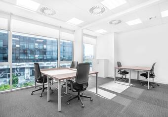 Fully serviced private office space for you and your team in Regus GTC FORTYONE