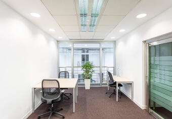 Private office space for 3-4 people in Regus New Town