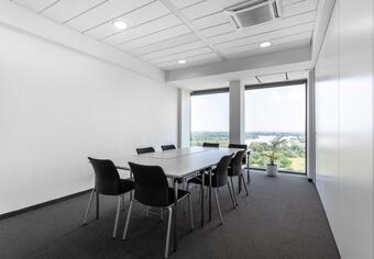 Avangardan prostor za privatne kancelarije za 5 osoba, prilagođene Vašim poslovnim potrebama na lokaciji Regus UŠĆE Tower