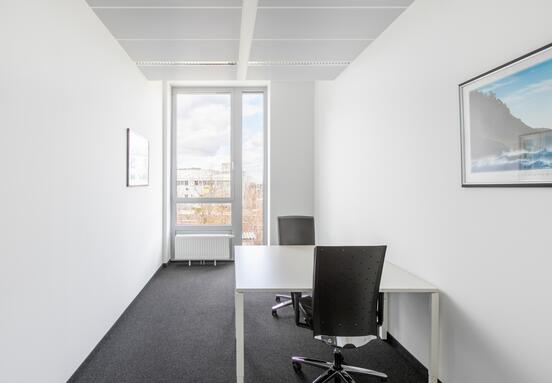 Atraktivne profesionalne kancelarije sa svim sadržajima uključenim u cenu za 1-2 osobe na lokaciji Regus The One