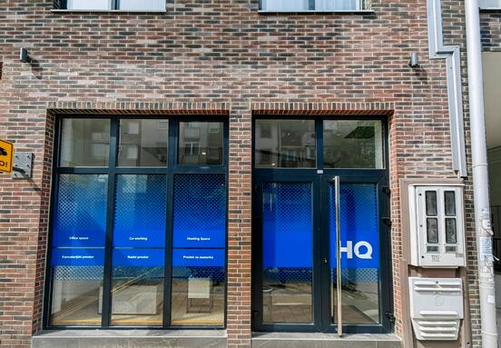 Atraktivne prostorije za zajednički rad sa svim sadržajima uključenim u cenu na lokaciji Regus Kosovska 27